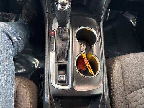 Used 2019 Chevrolet Equinox LT w/ Driver Convenience Package image 26