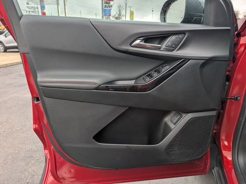 Used 2025 Chevrolet Equinox RS w/ Safety and Technology Package image 9