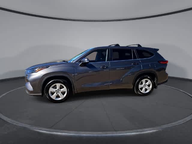 Used 2023 Toyota Highlander L FWD image 4