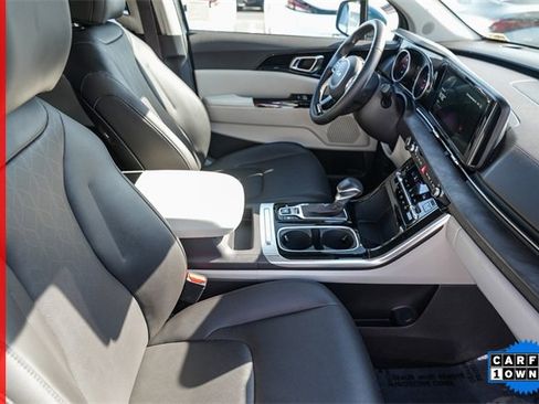 Certified 2024 Kia Carnival EX image 17