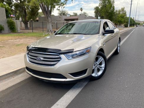 Used 2018 Ford Taurus SE FWD image 2