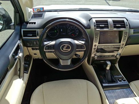 Used 2020 Lexus GX 460 Premium w/ Premium Package AWD/4WD image 12
