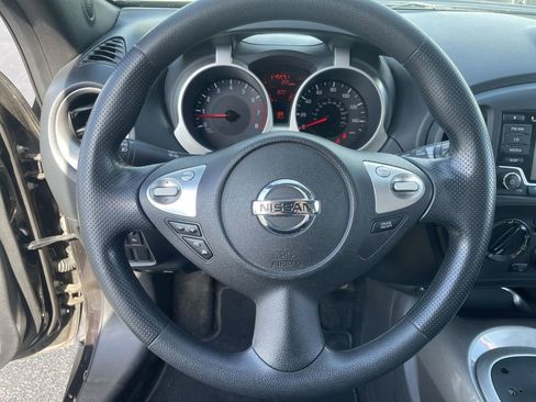 Used 2015 Nissan Juke S FWD image 14