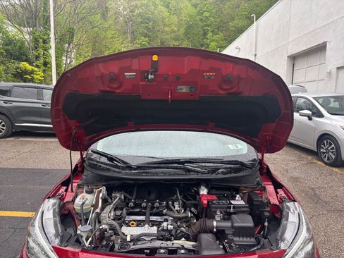 Used 2025 Nissan Versa SV FWD image 31