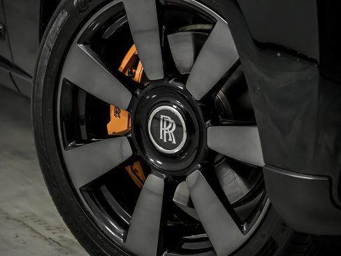 Used 2022 Rolls-Royce Cullinan w/ Dark Exterior Package image 4