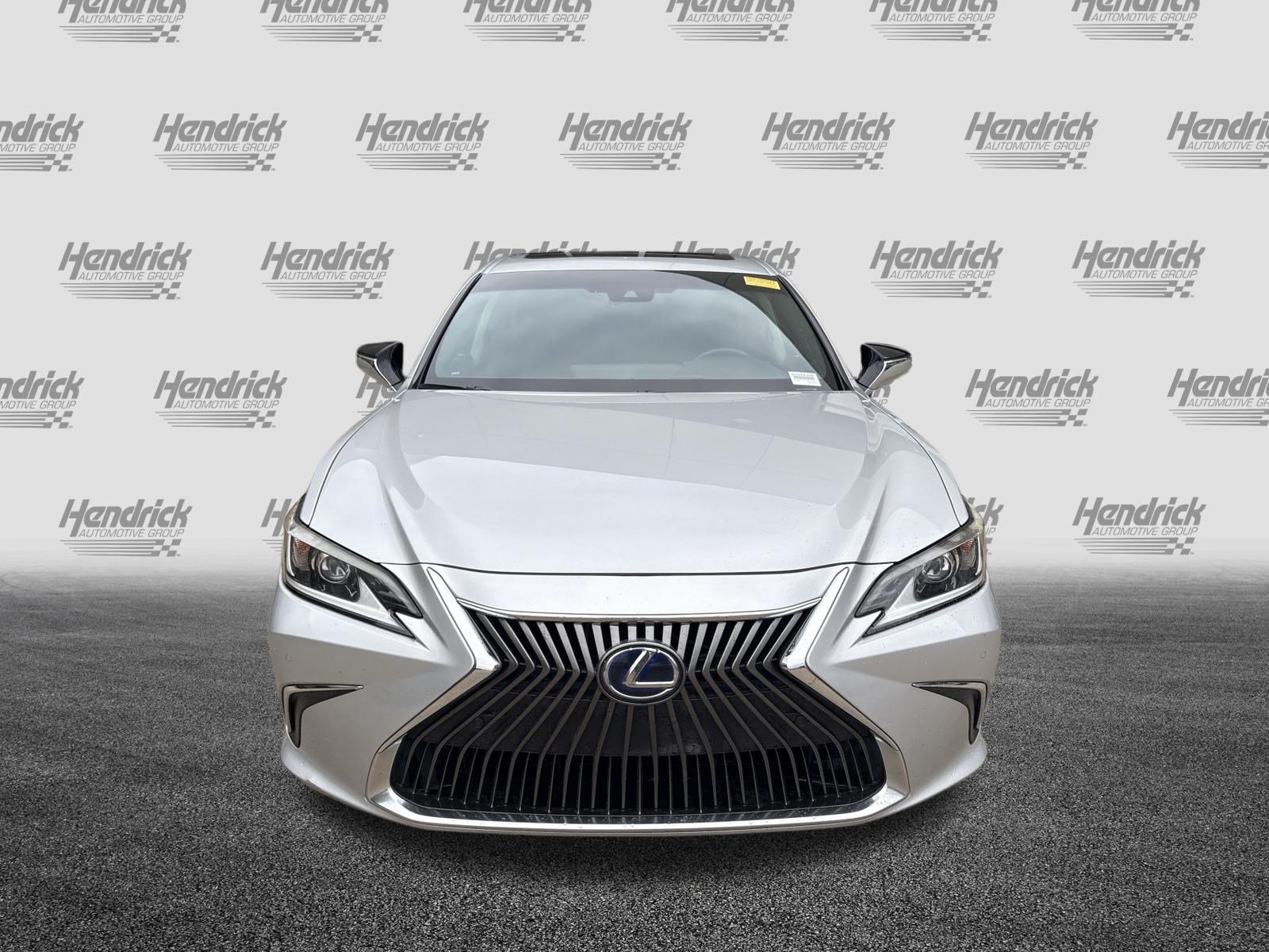 Used 2019 Lexus ES 300h w/ Premium Package FWD image 3