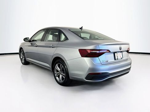 Used 2024 Volkswagen Jetta SE FWD image 7