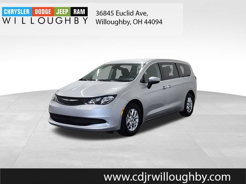 Used 2023 Chrysler Voyager LX FWD image 1