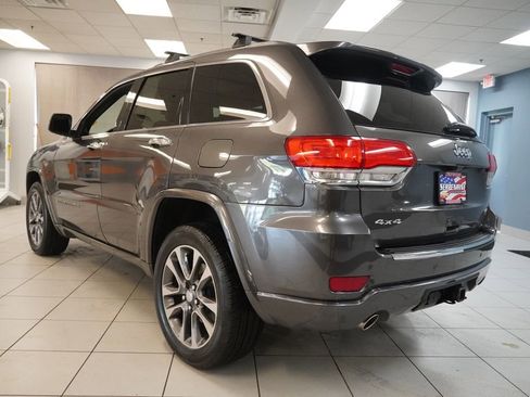 Used 2018 Jeep Grand Cherokee Overland AWD/4WD image 3