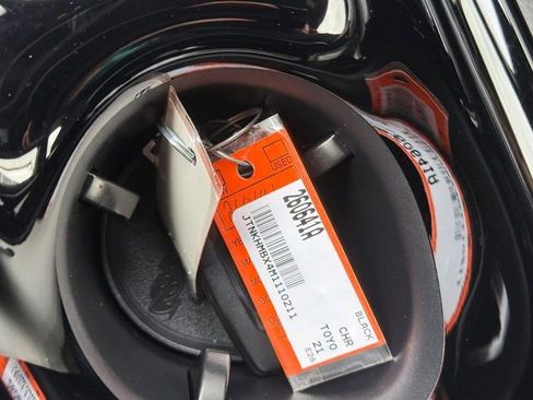 Used 2021 Toyota C-HR XLE FWD image 30