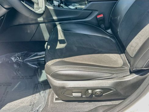 Used 2023 Jeep Grand Cherokee L Laredo RWD image 18