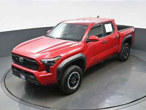 Used 2024 Toyota Tacoma TRD Off-Road AWD/4WD image 33