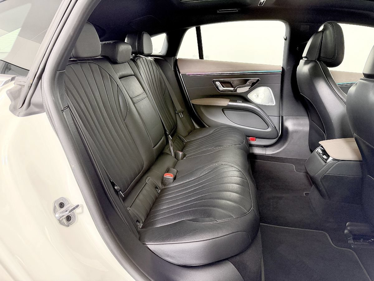 Used 2022 Mercedes-Benz EQS 580 4MATIC Sedan image 46