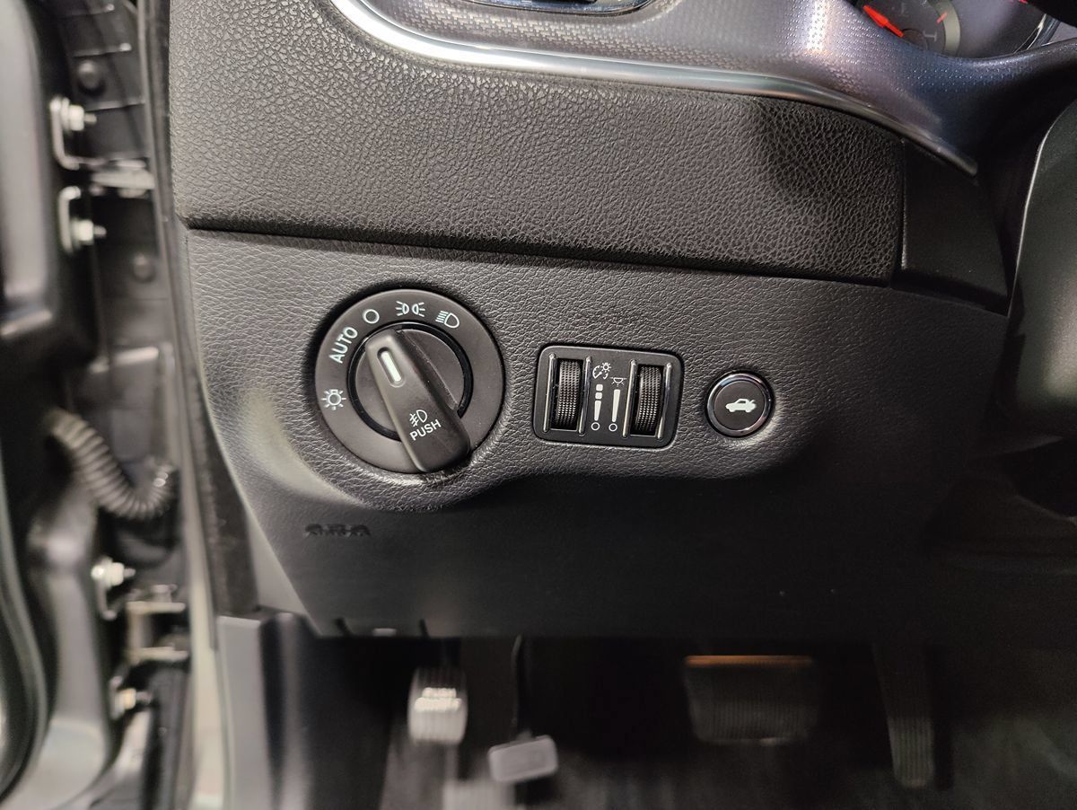 Used 2014 Dodge Charger R/T AWD/4WD image 31