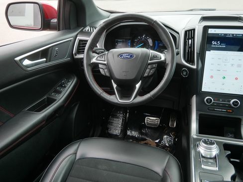 Used 2024 Ford Edge ST-Line w/ Class II Trailer Tow Package AWD/4WD image 12