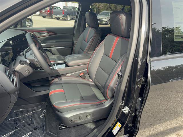 New 2027 Chevrolet Traverse RS w/ LPO, Floor Liner Package AWD/4WD image 9