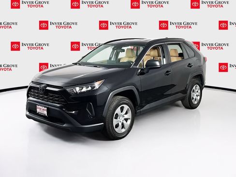 Used 2021 Toyota RAV4 LE AWD/4WD image 1