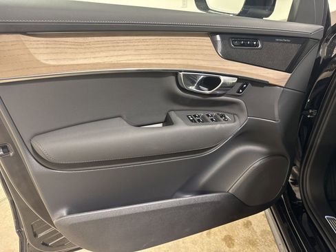 New 2026 Volvo XC90 B6 Plus w/ Protection Package Premier image 17