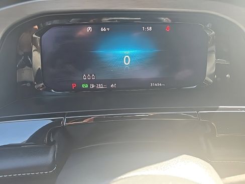 Used 2024 Volkswagen Atlas Cross Sport SE image 33