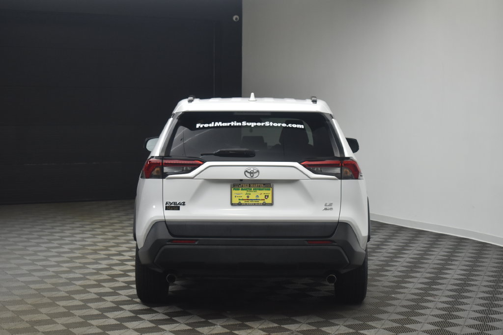Used 2021 Toyota RAV4 LE AWD/4WD image 6