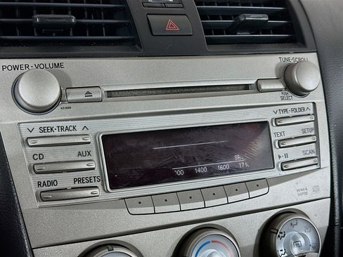 Used 2011 Toyota Camry SE image 21