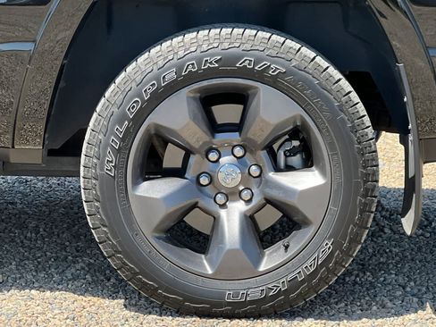 Used 2022 RAM 1500 Big Horn AWD/4WD image 12