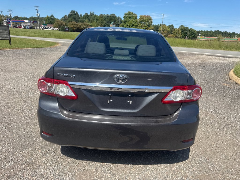 Used 2013 Toyota Corolla L FWD image 5