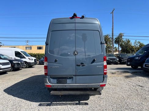 Used 2018 Mercedes-Benz Sprinter 2500 image 10