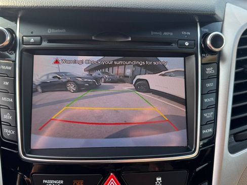Used 2013 Hyundai Elantra GT w/ Tech Pkg FWD image 49