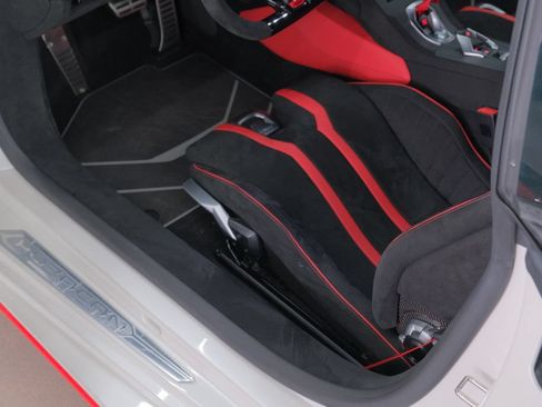 Used 2024 Lamborghini Huracan STO RWD image 13