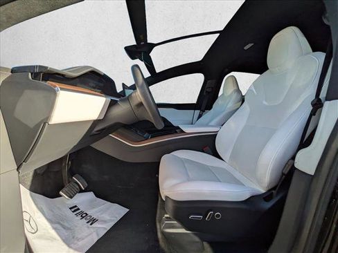 Used 2024 Tesla Model X image 16