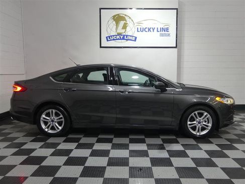 Used 2018 Ford Fusion SE image 6