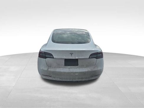 Used 2020 Tesla Model 3 Standard Range Plus image 4