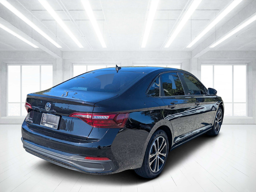 Used 2024 Volkswagen Jetta Sport FWD image 3