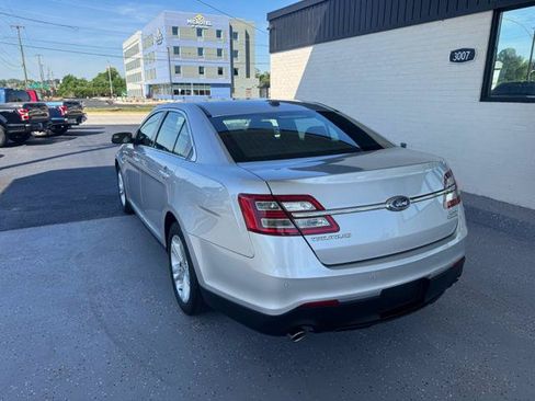 Used 2018 Ford Taurus SEL FWD image 7