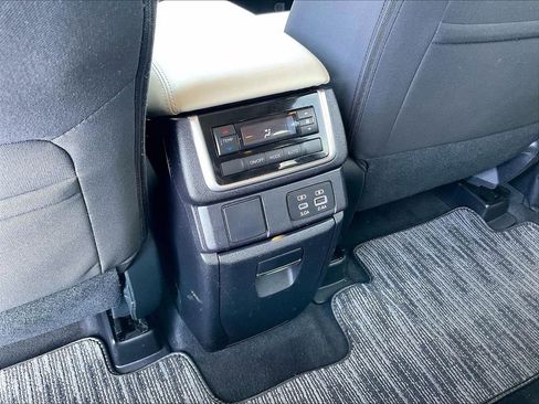 Used 2023 Subaru Ascent Premium w/ Convenience Package image 26