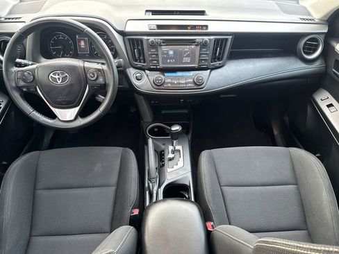 Used 2017 Toyota RAV4 XLE FWD image 11