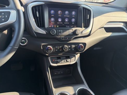 Used 2023 GMC Terrain SLT w/ Tech Package image 16