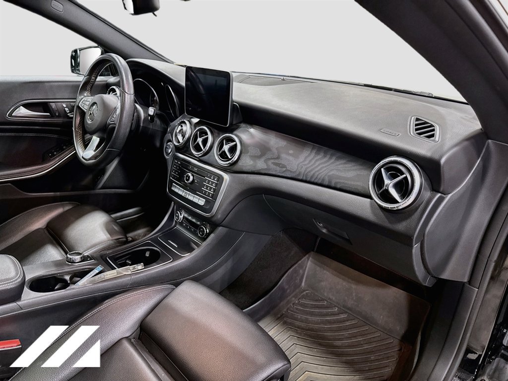 Used 2018 Mercedes-Benz CLA 250 4MATIC image 31