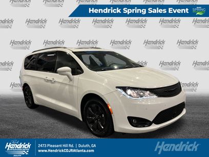 Used 2020 Chrysler Pacifica Limited w/ Advanced Safetytec Group
