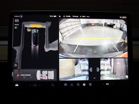 Used 2023 Tesla Model 3 Standard Range image 2