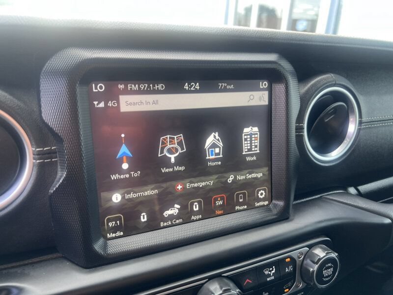 Used 2023 Jeep Wrangler Unlimited Sahara w/ Cold Weather Group AWD/4WD image 26