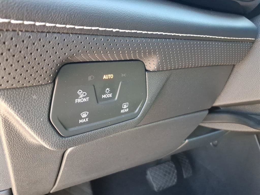 Used 2026 Volkswagen Atlas Cross Sport SE AWD/4WD image 22
