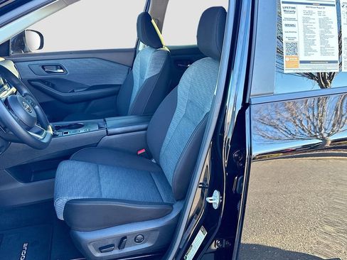 Used 2023 Nissan Rogue SV image 19