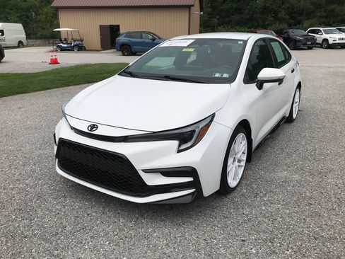 Certified 2023 Toyota Corolla SE FWD image 4