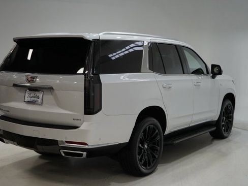 Used 2025 Cadillac Escalade Premium Luxury image 7