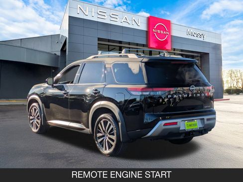 New 2025 Nissan Pathfinder Platinum w/ Cargo Package image 7