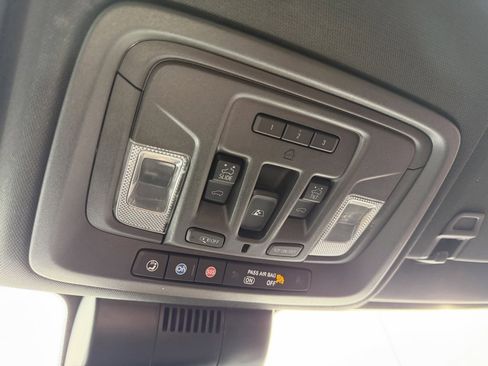 Used 2023 GMC Sierra 1500 AT4 w/ AT4 Preferred Package image 18