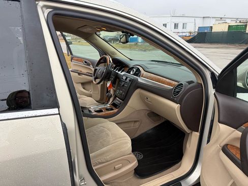 Used 2010 Buick Enclave CX w/ Driver Confidence Package image 26