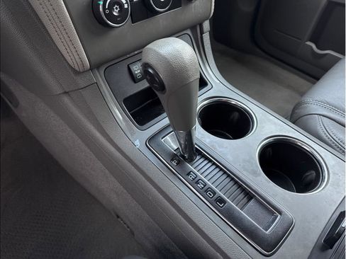 Used 2014 Chevrolet Traverse LS image 17